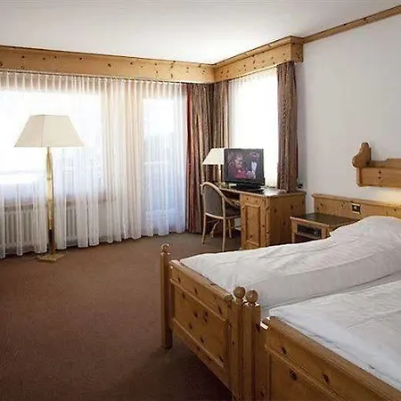 Basic Hotel Arosa Hotel 2*