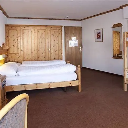 Basic Hotel Arosa 2*